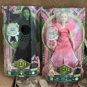 Rare Glinda and Elphaba singing Wicked dolls